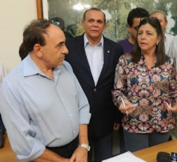 Sebastião Madeira ao lado de Chiquindo Escórcio e Roseana Sarney