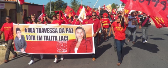 Caminhada aconteceu após a pesquisa Escutec divulgar empate técnico entre a candidata Talita Laci e o candidato do PRTB.